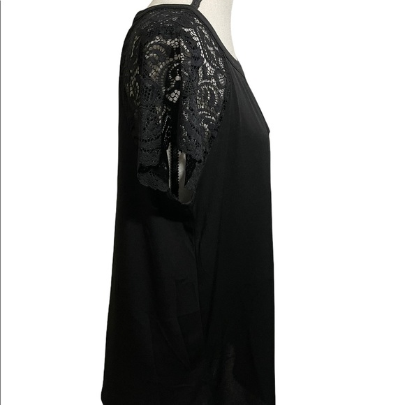 Torrid round neckline with keyhole front lace shoulder size 0 plus size - Picture 7 of 12